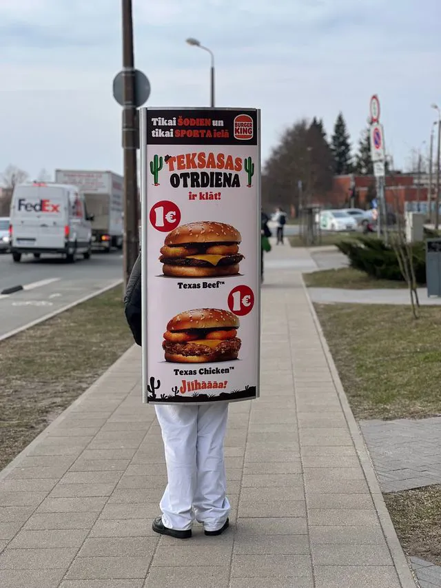 Staigājošā reklāma — AD PROMO